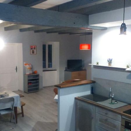 Maison à la campagne au cœur du Cantal dept 15 Marmanhac Esterno foto